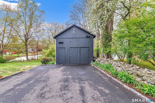 Photo - 108 N Stamford Rd