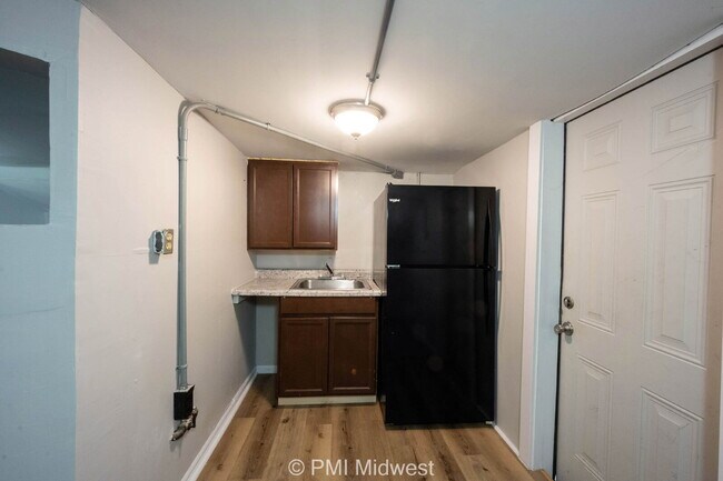 "Chic Studio Living: Spacious 768 Sq Ft Gem in Indianapolis!"