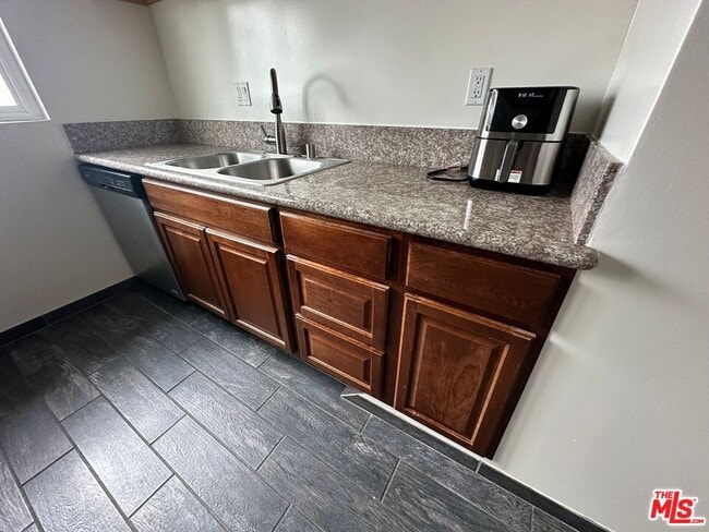 Building Photo - 4035 Inglewood Blvd Rental