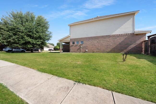 Photo - 317 Sheridan Rd