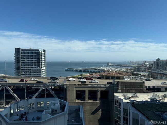 Photo - 400 Beale St