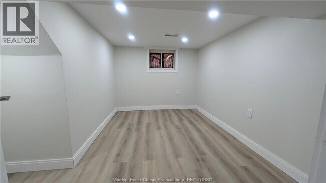 Photo - 3243 Millen St