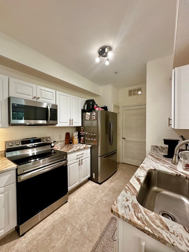 Photo - 8539 Gate Pkwy W Unit 1514