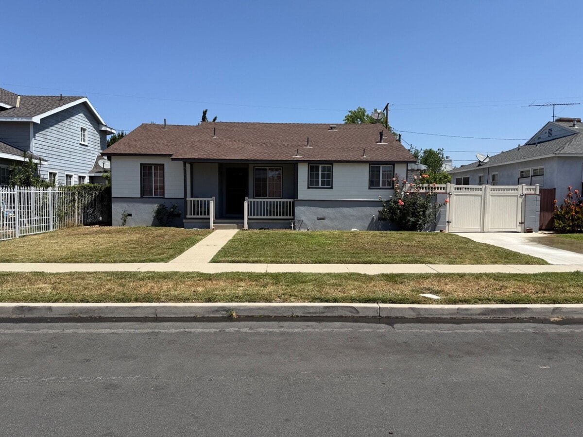 Photo - 8188 Lesner Ave House