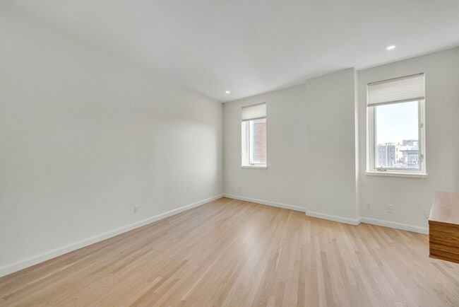 Photo - 19 Wiget St Unit 505