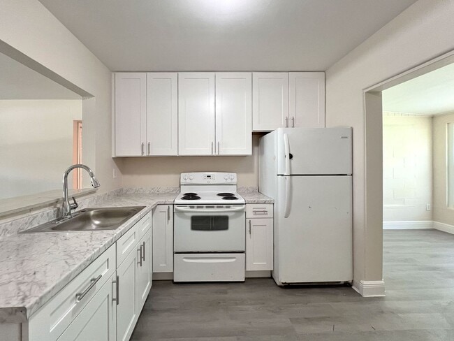 Photo - 503 Ave H SE Unit 503 1/2