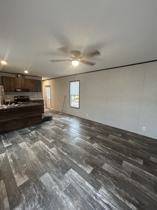 Photo - 205 Addison St