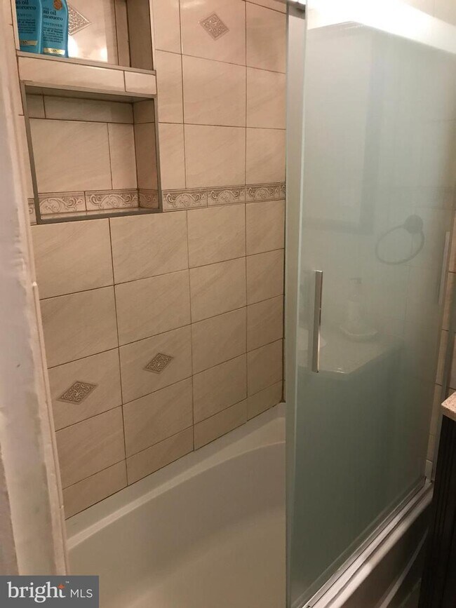 Photo - 1100 4th St NE