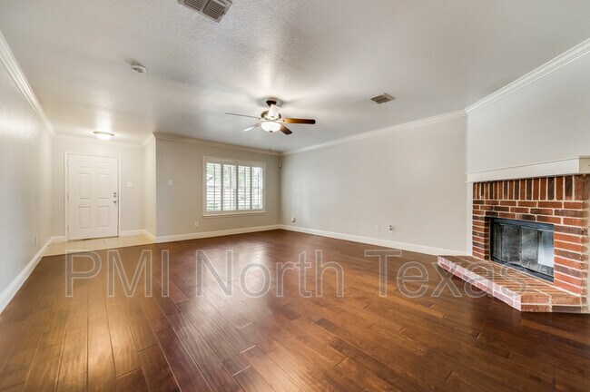 Photo - 9757 Everson Dr