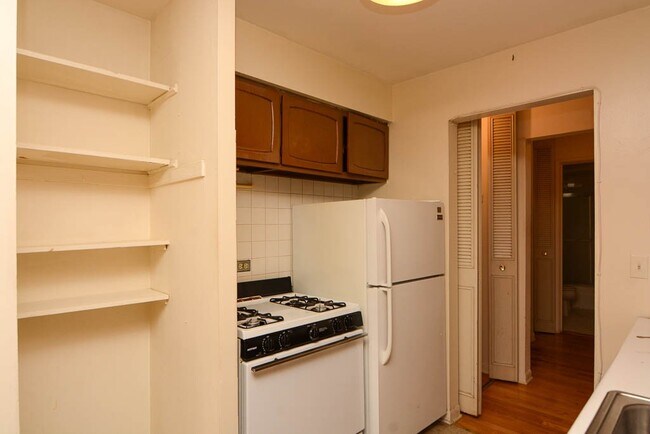 Photo - 515 W Briar Pl Unit 105