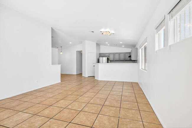 Building Photo - BEAUTIFUL SINGLE-STORY HOME LOCATED IN LAS VEGAS