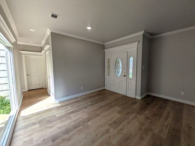 Photo - 5845 Woodway Dr