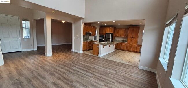 Photo - 1876 Tarragon Dr