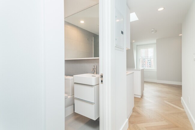 Photo - 461 Massachusetts Ave Unit 14