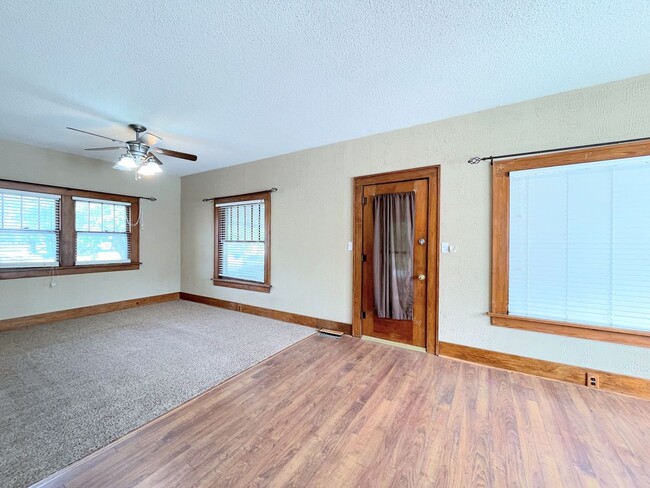 Photo - Spacious 3 bedroom home with finished base...