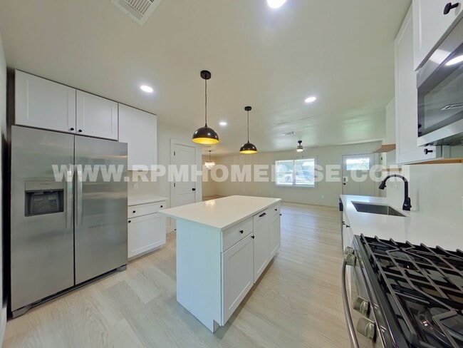 Photo - 506 Forrest Ct