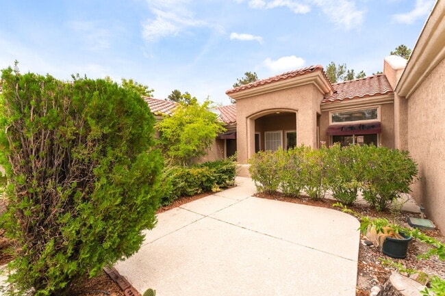 Photo - Sun City Summerlin 2 bedroom and 2 bathroom in a 55 and older Neighborhood