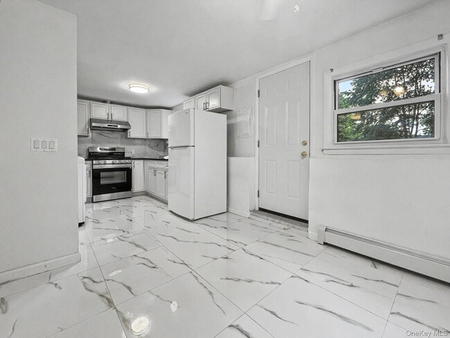 Photo - 1 Maple Ln
