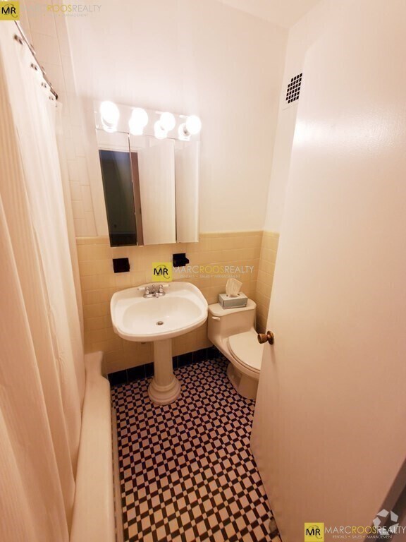 Building Photo - 573 Washington St Unit #19 Rental
