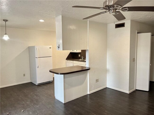 Photo - 1807 Suzanne Dr