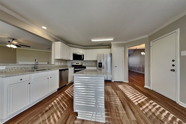 Photo - 30826 Trinket Dr