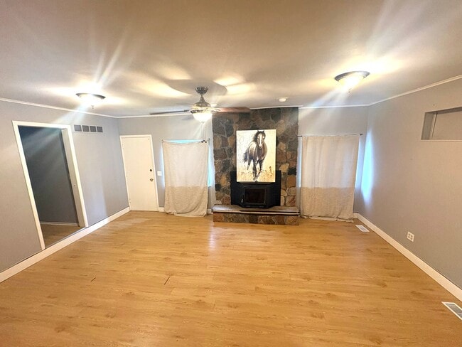 Photo - 2044 Arcola St