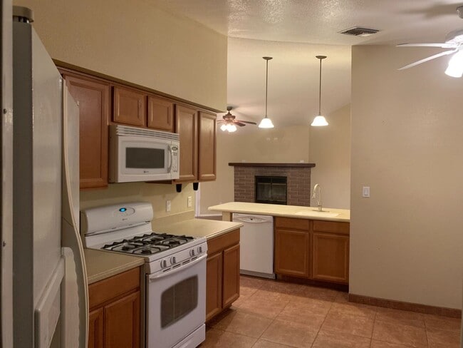 Photo - 2220 S Iris Dr