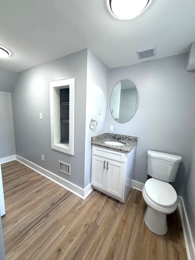 Photo - 331-339 Naubuc Ave