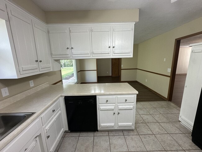 Photo - 341 Hickory Dr