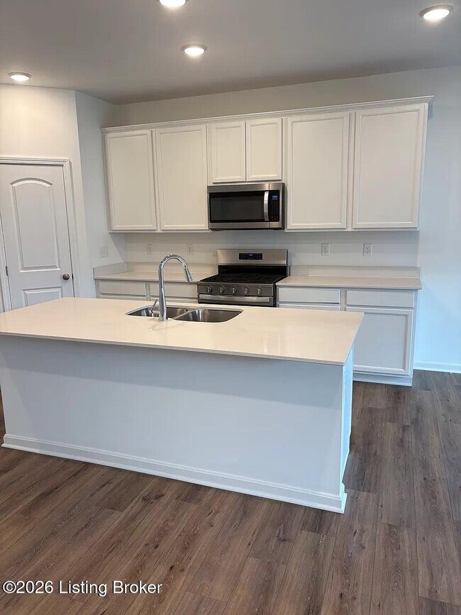 Photo - 2015 Lyndon Green Cir