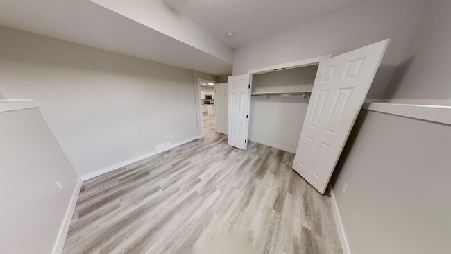 Photo - 10230 128 Ave