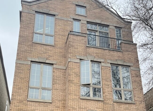 Building Photo - 4426 S Calumet Ave Unit G