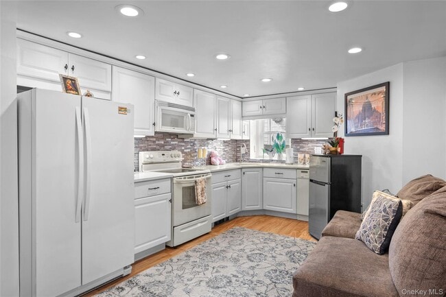 Photo - 46 N High St Unit 1