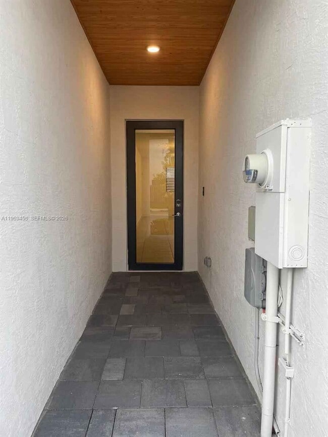 Photo - 10445 NW 81st Terrace Unidad 10045