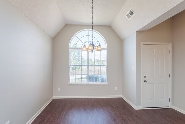 Photo - 7972 Ridgedale Dr