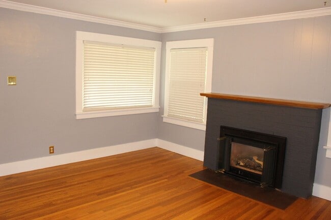 Photo - Charming bungalow with bonus office or Art...