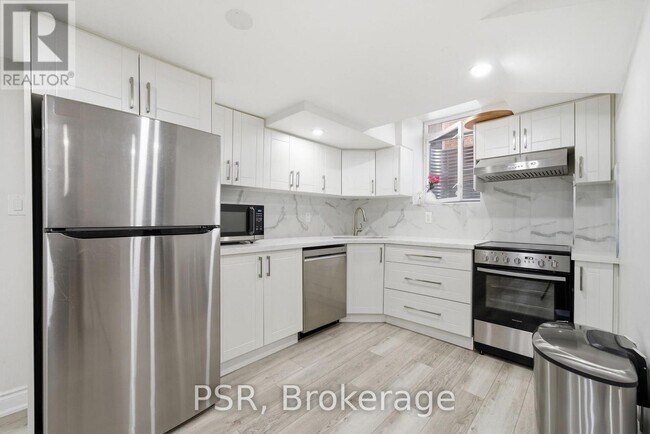 Photo - 426 Arrowsmith Dr