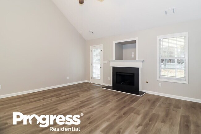 Photo - 358 Shadowbrooke Cir SW