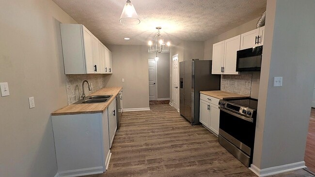 Photo - 311 Orchard Ln