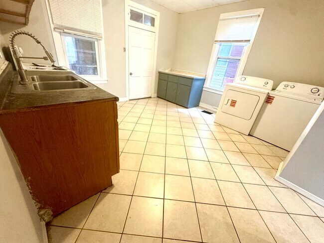 Photo - 3 BR, 1 Bath home Fenced in Yard