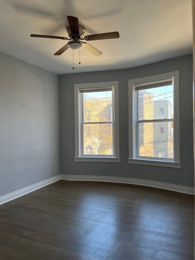 Photo - 3105 W Diversey Ave Unit 2R