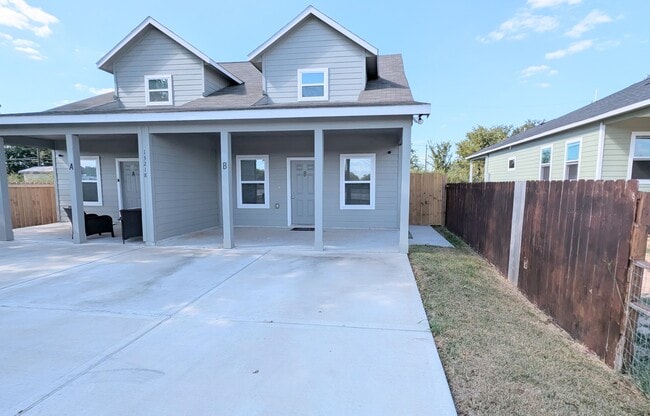 Welcome to 13218 HP Johnson Unit B in lovely Kendleton, TX! - 13218 HP Johnson St Unit B
