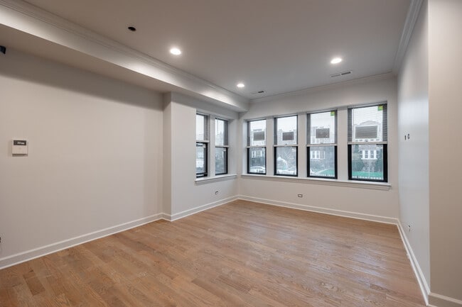 Photo - 3708 N Sawyer Ave Unit 1