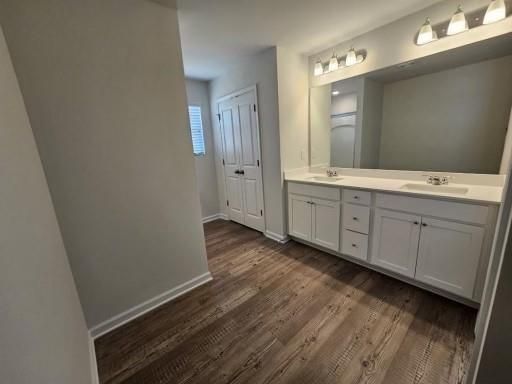 Photo - 5161 Sidney Sq Dr