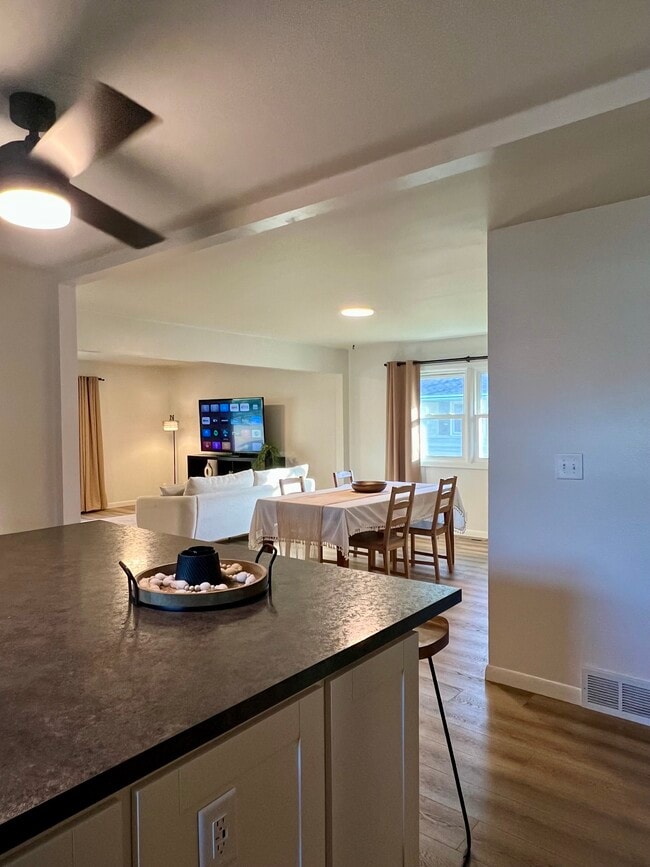Photo - 1012 Bradley Ave