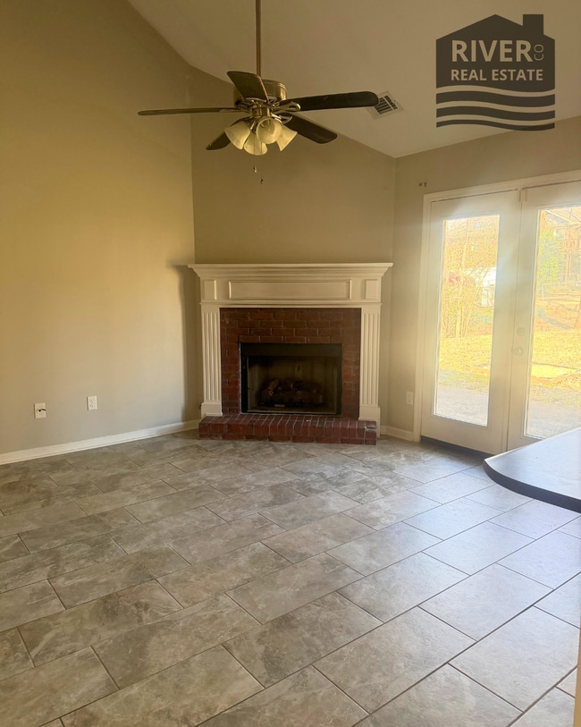 Photo - 111 Shelley Ln