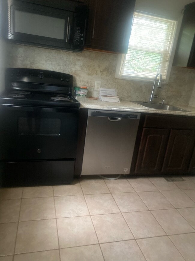 Building Photo - 5082 Erwin St Rental