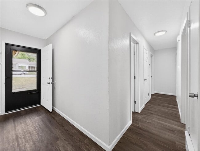 Building Photo - 2521 Putnam St