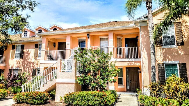 Building Photo - ANNUAL UNFURNISHED 2 bed 2 bath ground flo... Rental