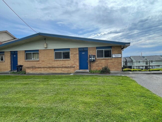 Photo - Moore (1371 SE 9th Ave &amp; 1370 SE 10th Ct.) Unit #202